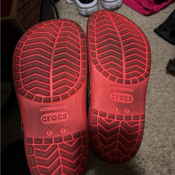 Lightning McQueen CROCS - Picture 3 of 4